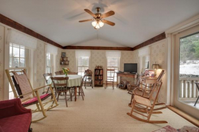 Cabin Vacation Rental about 8 Mi to Penn State!